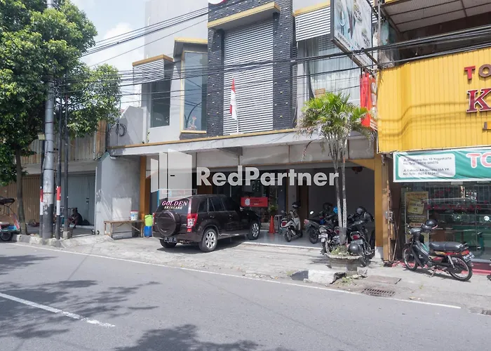 Crown Residence Hotel near Tugu Yogyakarta Mitra RedDoorz